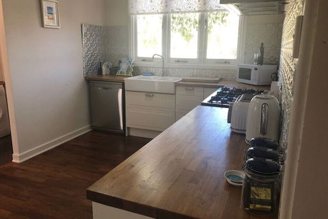 Barefoot Beach Cottage - Hervey Bay Accommodation 5