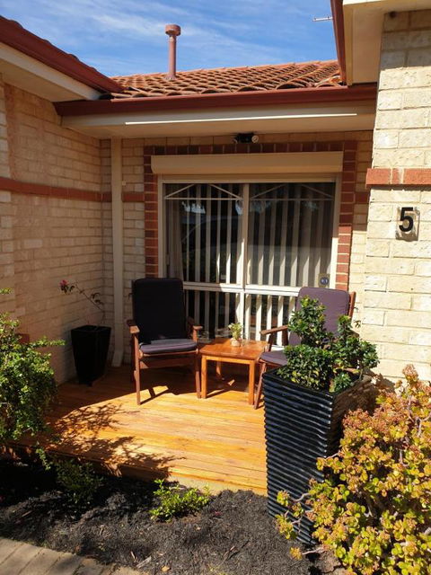 Beachside Retreat - Hervey Bay Accommodation 4