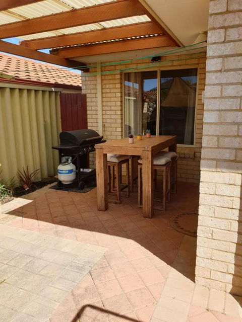 Beachside Retreat - Hervey Bay Accommodation 6