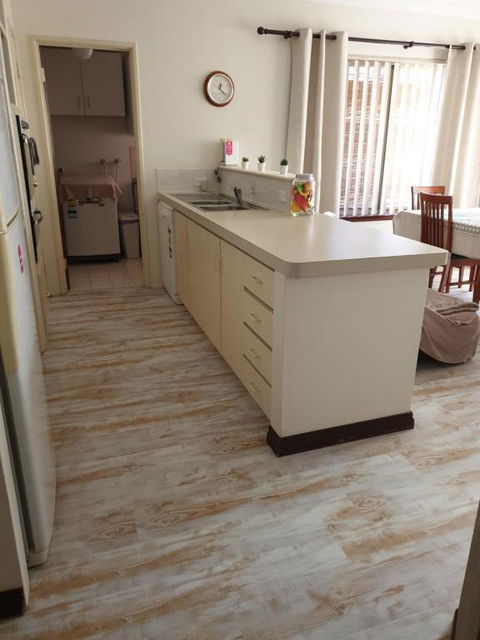 Beachside Retreat - Hervey Bay Accommodation 1