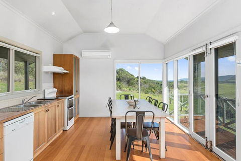 Joanna Cottage - Hervey Bay Accommodation 2