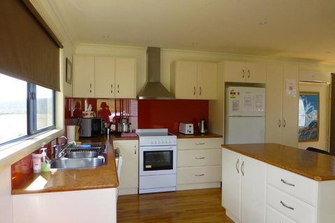 Hazards View Retreat - Hervey Bay Accommodation 5