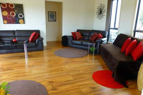 Hazards View Retreat - Hervey Bay Accommodation 1