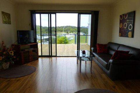 Hazards View Retreat - Hervey Bay Accommodation 4