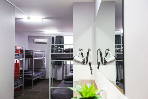 Mad Monkey Backpackers Waterfront - Tourism Hervey Bay 5