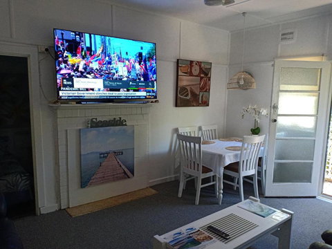 The Boathouse A 3 Bedroom House - Hervey Bay Accommodation 1