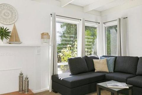 Mysa Anglesea Sleeps 7 WiFi Netflix Cafes Shops - Hervey Bay Accommodation 1