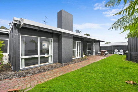 Mysa Anglesea Sleeps 7 WiFi Netflix Cafes Shops - Hervey Bay Accommodation 6