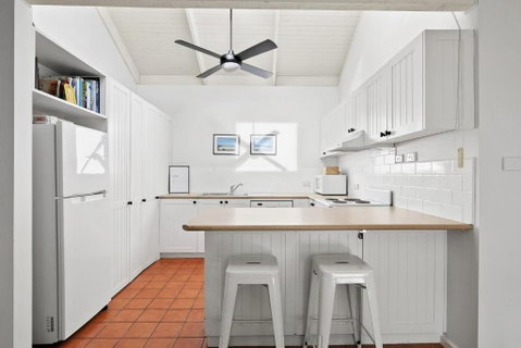 Mysa Anglesea Sleeps 7 WiFi Netflix Cafes Shops - Hervey Bay Accommodation 3