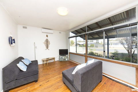 Douglas Cottage - Hervey Bay Accommodation 7