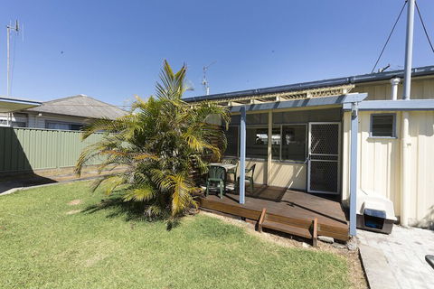 Douglas Cottage - Hervey Bay Accommodation 5