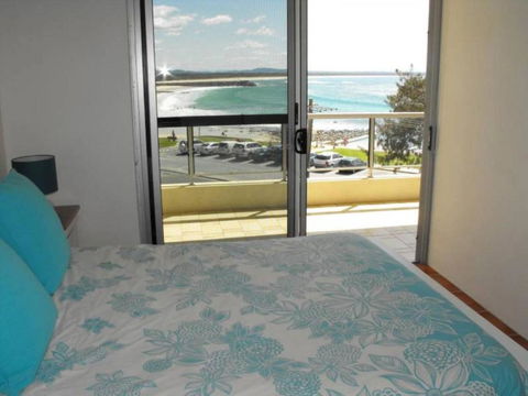 Beachpoint Unit 202 28 North Street - Hervey Bay Accommodation 5