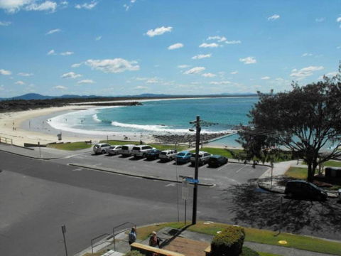 Beachpoint Unit 202 28 North Street - Hervey Bay Accommodation 4