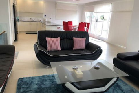 Cowes Holiday Haven Property NO.2 - Hervey Bay Accommodation 0