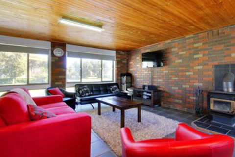 47 Anderson With Pool In Cowes - Hervey Bay Accommodation 0