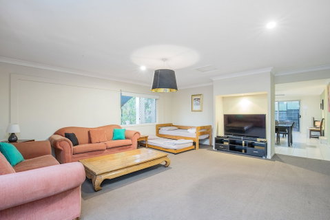 Anaheim Park Oasis - Hervey Bay Accommodation 4