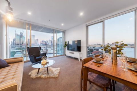 Arthouse 1144 - Tourism Hervey Bay 0