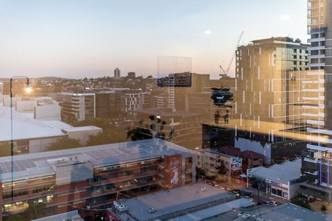 Arthouse 1144 - Tourism Hervey Bay 1