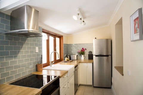 Wayfarers Cottage - Hervey Bay Accommodation 5