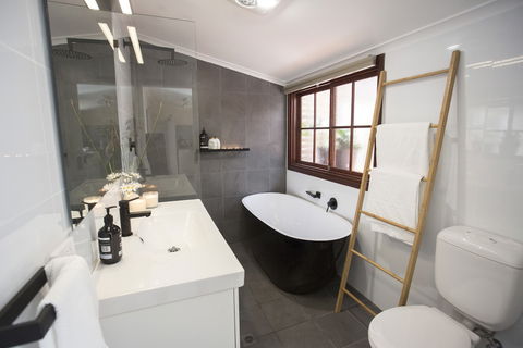 Wayfarers Cottage - Hervey Bay Accommodation 1