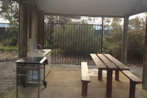Parndana Hotel - Hervey Bay Accommodation 2