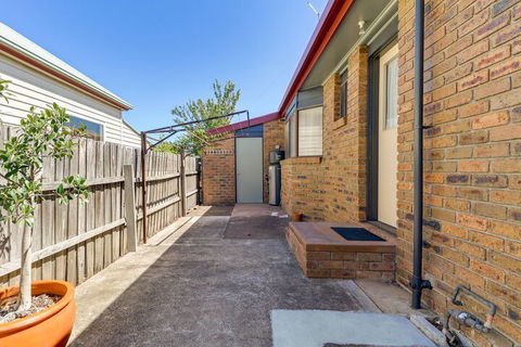 Lowes On The Lakes - Hervey Bay Accommodation 2