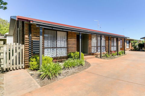 Lowes On The Lakes - Hervey Bay Accommodation 1