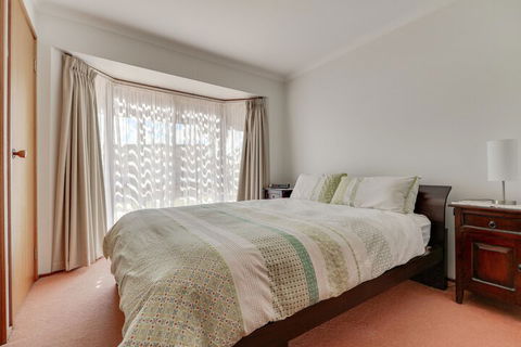 Lowes On The Lakes - Hervey Bay Accommodation 4