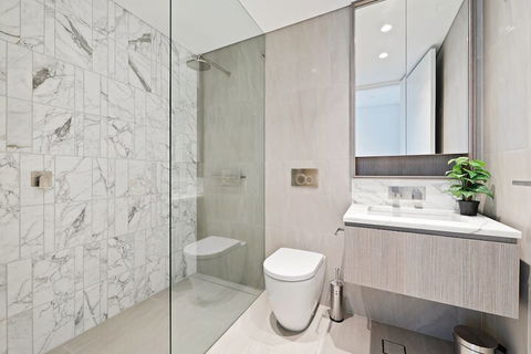 Ultra Modern Brand New CBD View - Hervey Bay Accommodation 4