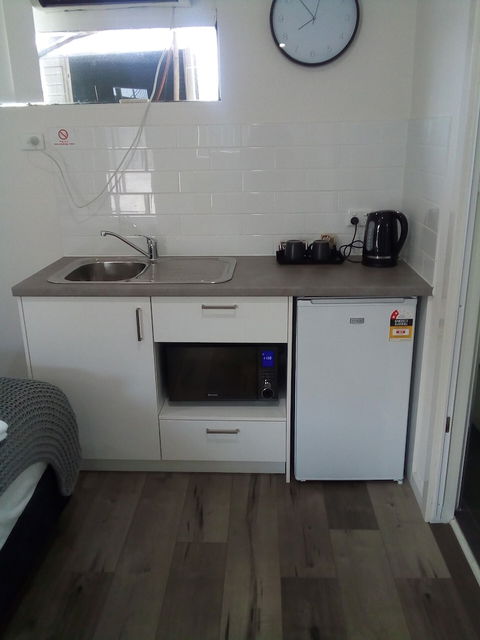 Appin Village Motel - Tourism Hervey Bay 5