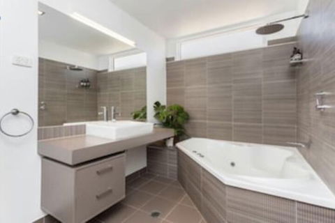 Penthouse Bendigo - Hervey Bay Accommodation 3