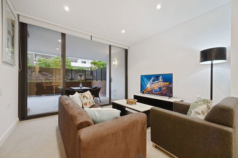 Peaceful Water Side Retreat With Huge Courtyard - Hervey Bay Accommodation 3