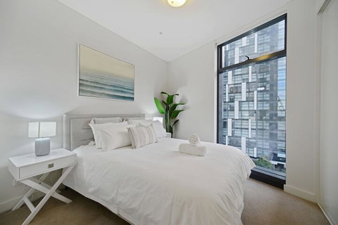 HomeHotel Walking To Trains Westfield & Cinema - Hervey Bay Accommodation 6