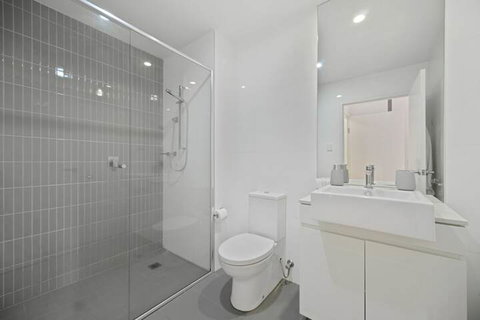 HomeHotel Walking To Trains Westfield & Cinema - Hervey Bay Accommodation 1