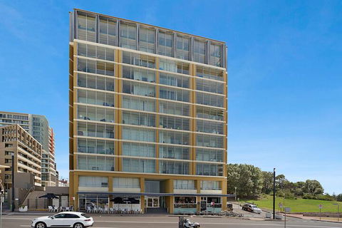 Beau Monde Apartments Newcastle - The York - Hervey Bay Accommodation 2