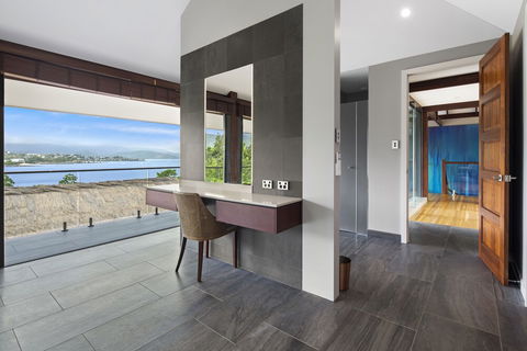 Mandalay Luxury Retreat - Tourism Hervey Bay 4