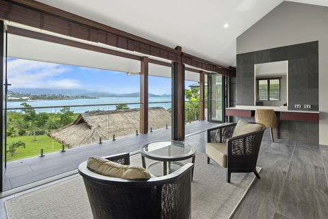 Mandalay Luxury Retreat - Tourism Hervey Bay 6