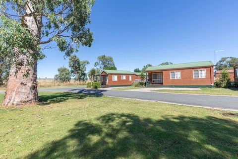 Holbrook Motor Village - Hervey Bay Accommodation 5