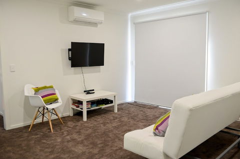 7 Gilmore Smiths Beach House - Hervey Bay Accommodation 0
