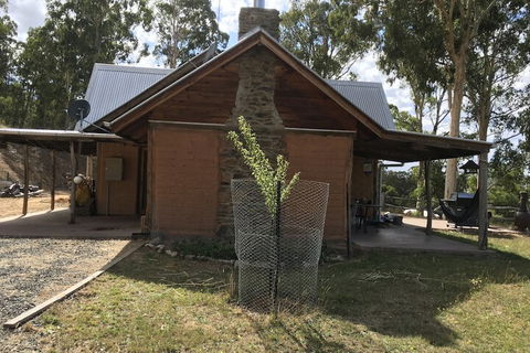 Mud Brick Cottage Cobungra - Tourism Hervey Bay 3