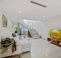 Luxurious New House Hidden Near Central CBD - Tourism Hervey Bay