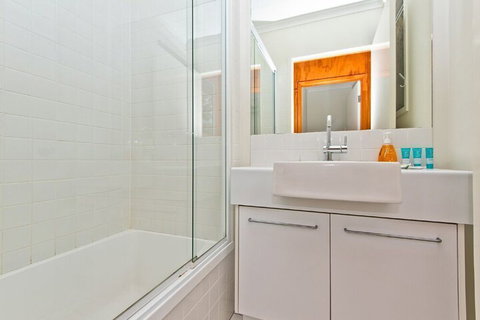 The Birdcage - Hervey Bay Accommodation 5