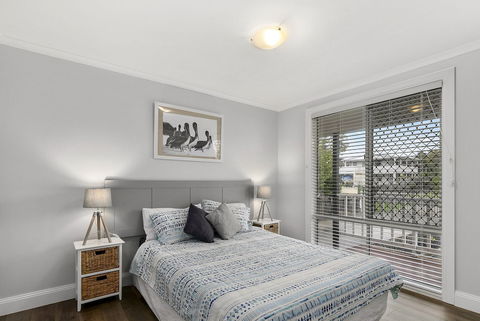 Settle In On 260 Settlement In Cowes - Hervey Bay Accommodation 6