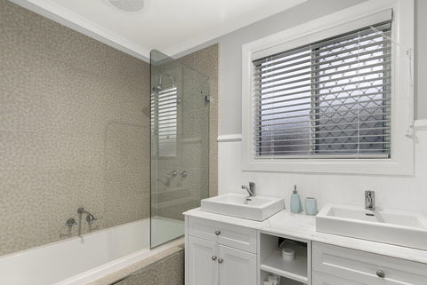 Settle In On 260 Settlement In Cowes - Hervey Bay Accommodation 3