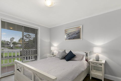 Settle In On 260 Settlement In Cowes - Hervey Bay Accommodation 4