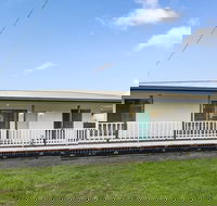 Settle in on 260 Settlement in Cowes - Hervey Bay Accommodation