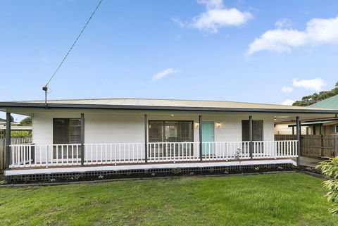 Settle In On 260 Settlement In Cowes - Hervey Bay Accommodation 0