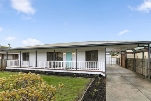 Settle In On 260 Settlement In Cowes - Hervey Bay Accommodation 2
