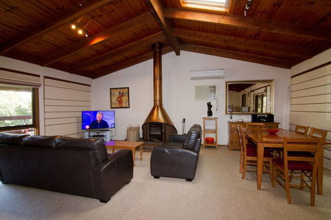 Alrima Lodge Bright - Tourism Hervey Bay 4