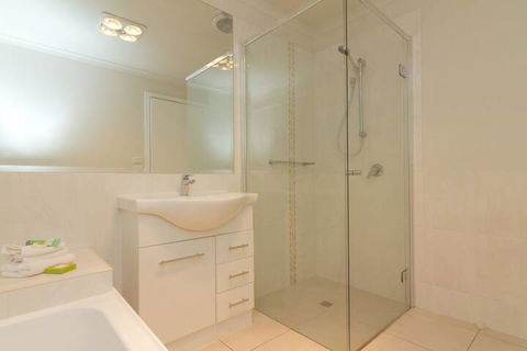 Alrima Lodge Bright - Tourism Hervey Bay 6